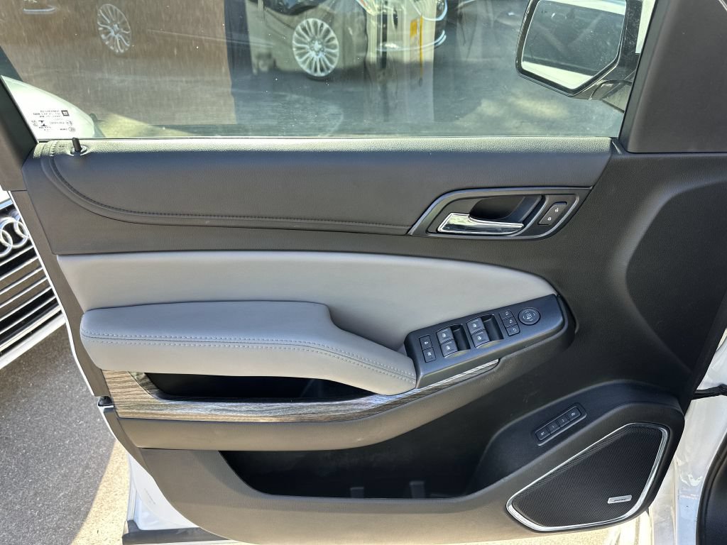Used 2019 Chevrolet Suburban LT RWD image 7