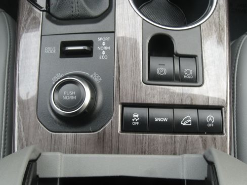 Used 2020 Toyota Highlander Platinum image 19