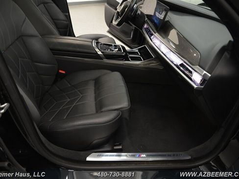 Used 2023 BMW 760i xDrive w/ Luxury Rear Seating Package AWD/4WD image 19