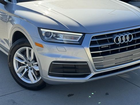 Used 2020 Audi Q5 2.0T Premium w/ Convenience Package image 6