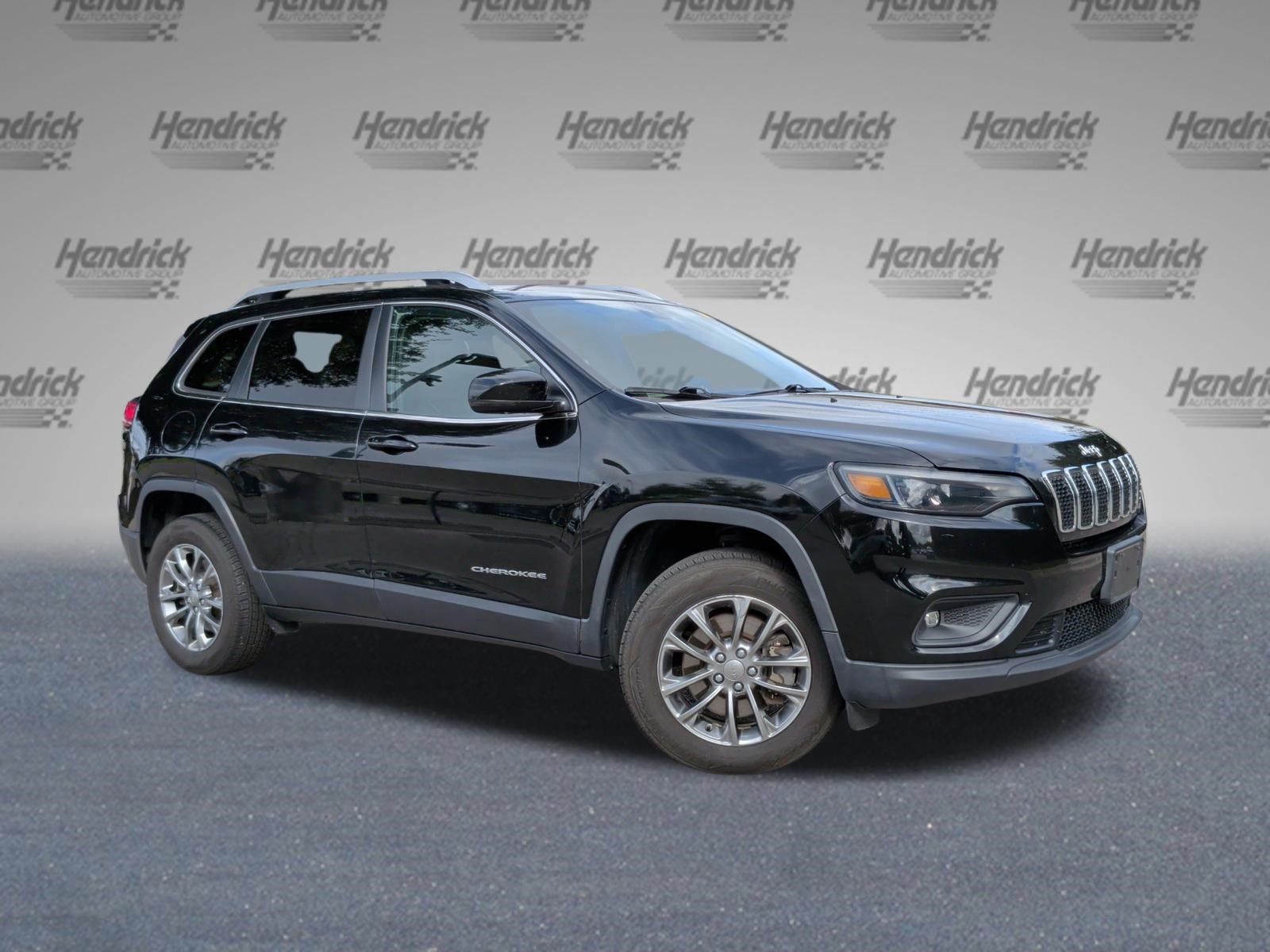 Used 2020 Jeep Cherokee Latitude Plus w/ Cold Weather Group AWD/4WD image 2
