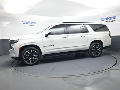 Used 2022 Chevrolet Suburban RST w/ Sport Performance Package AWD/4WD image 5