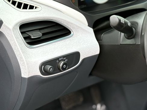 Used 2019 Chevrolet Bolt LT image 27