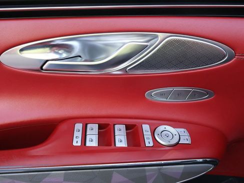 Used 2022 Genesis GV70 3.5T Sport w/ Sport Advanced Package image 9