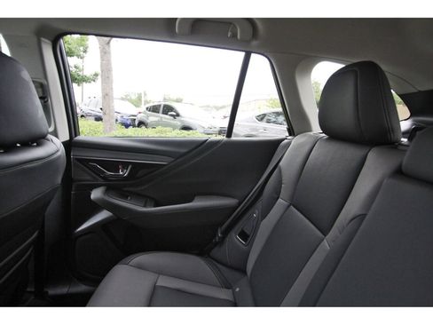Used 2025 Subaru Outback Onyx Edition AWD/4WD image 11