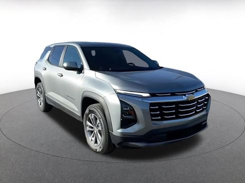 Used 2025 Chevrolet Equinox LT image 3