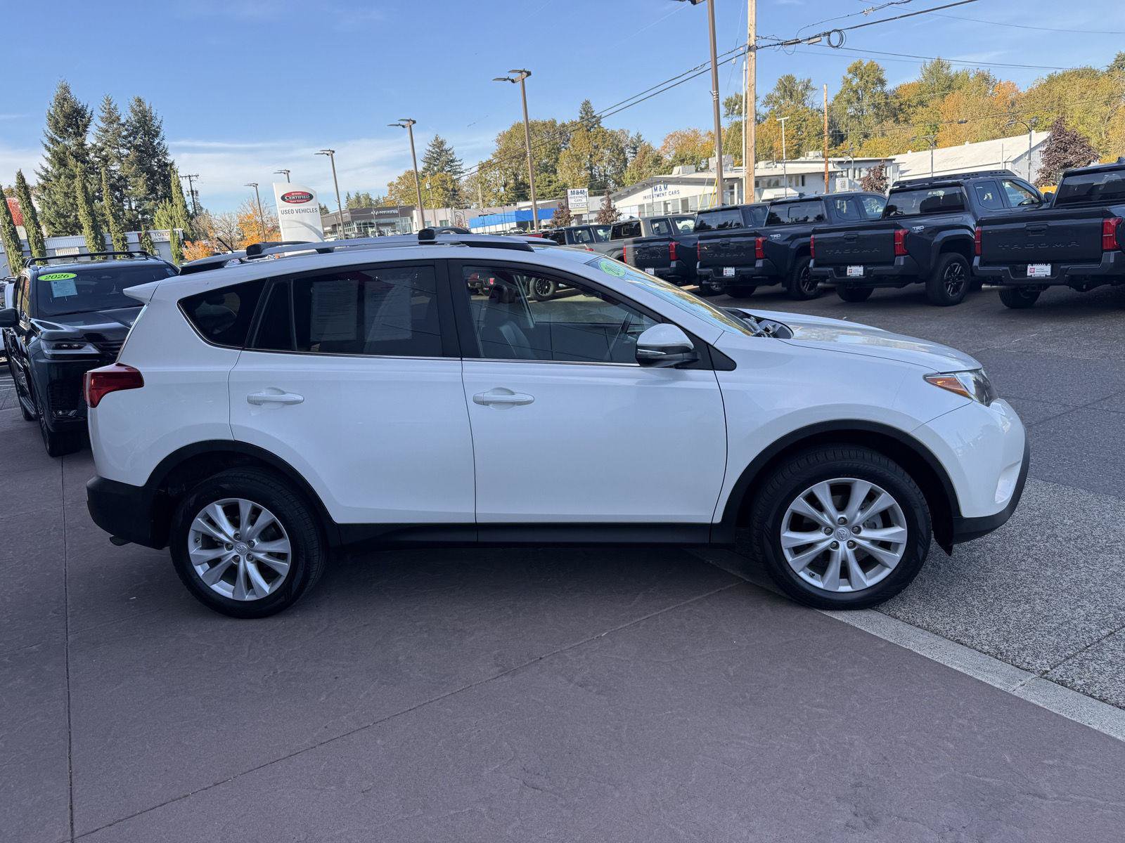 Used 2014 Toyota RAV4 Limited w/ Technology Package AWD/4WD image 35