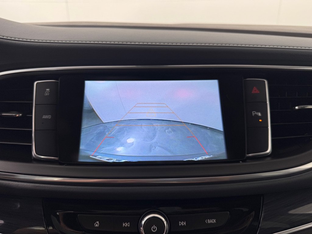 Used 2019 Buick Enclave Essence AWD/4WD image 18