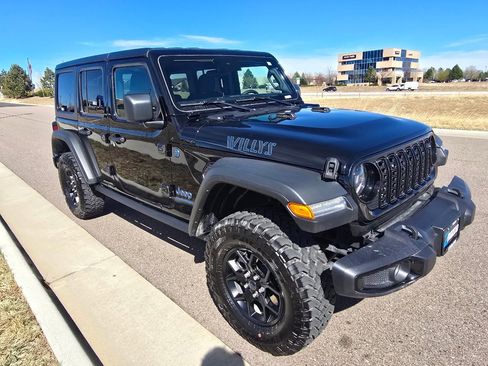 Used 2025 Jeep Wrangler Willys image 7