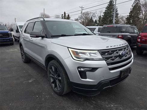 Used 2018 Ford Explorer XLT w/ Equipment Group 202A image 1