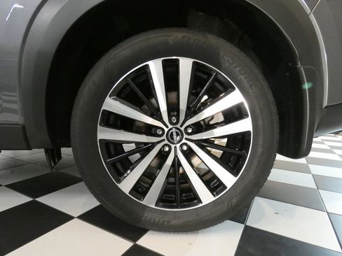 Used 2025 Nissan Pathfinder Platinum w/ Cargo Package FWD image 7