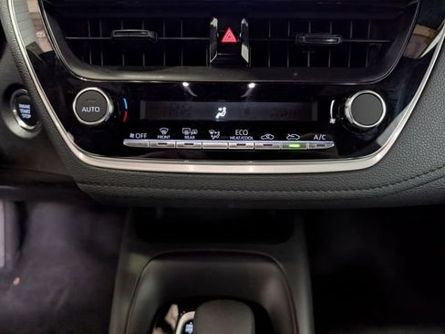 Used 2025 Toyota Corolla SE FWD image 21