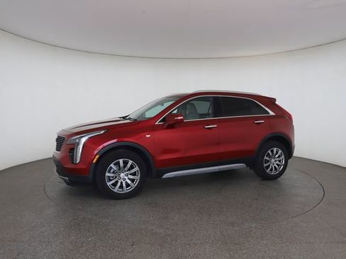 Used 2021 Cadillac XT4 Premium Luxury w/ Cold Weather Package AWD/4WD image 5