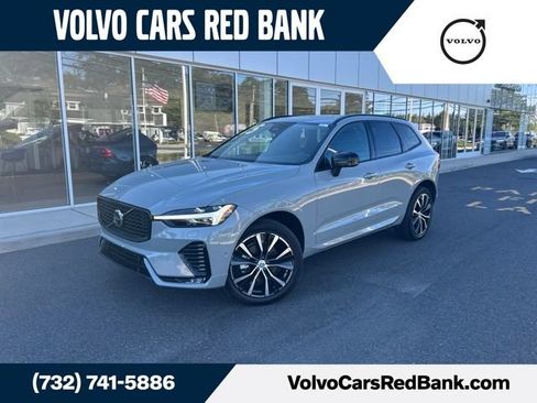 Used 2025 Volvo XC60 B5 Plus AWD/4WD image 1