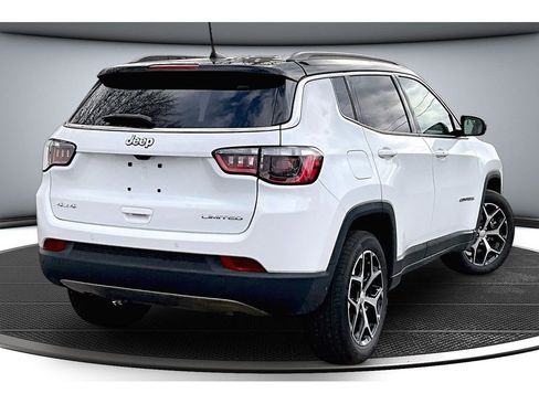 Certified 2024 Jeep Compass Limited image 14