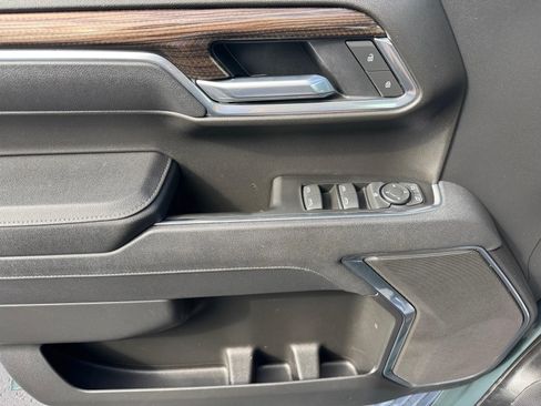 Used 2025 Chevrolet Silverado 1500 LT AWD/4WD image 11