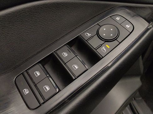 Used 2024 Nissan Rogue S AWD/4WD image 27