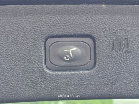 Used 2022 Ford Edge Titanium w/ Equipment Group 301A image 21