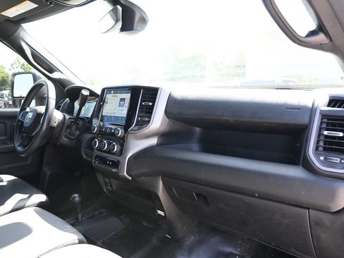 Used 2024 RAM 2500 Tradesman w/ Chrome Appearance Group AWD/4WD image 32