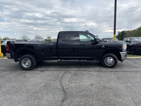 Used 2024 RAM 3500 Tradesman w/ Chrome Appearance Group AWD/4WD image 6