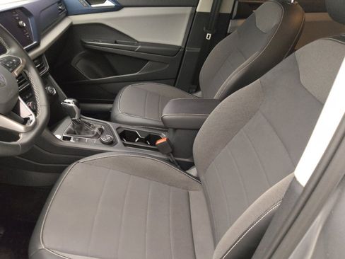 Used 2022 Volkswagen Taos SE image 17