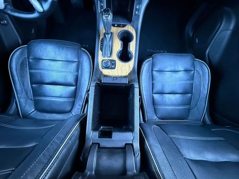 Used 2017 GMC Acadia Denali image 54