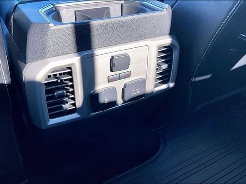 Used 2018 Ford F150 Lariat w/ Equipment Group 502A Luxury image 11