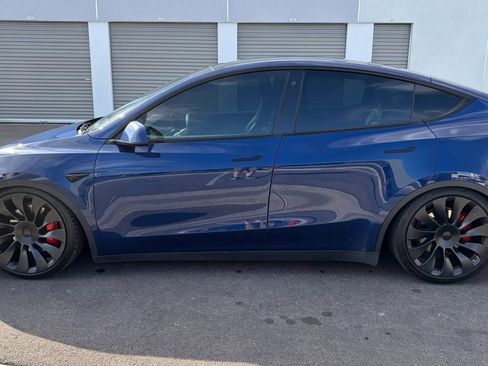 Used 2022 Tesla Model Y Performance AWD/4WD image 2