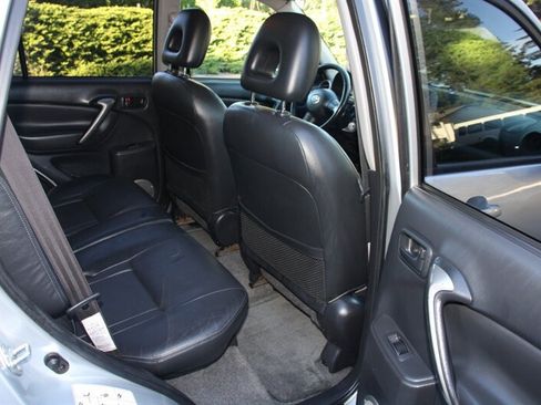 Used 2005 Toyota RAV4 4WD image 6