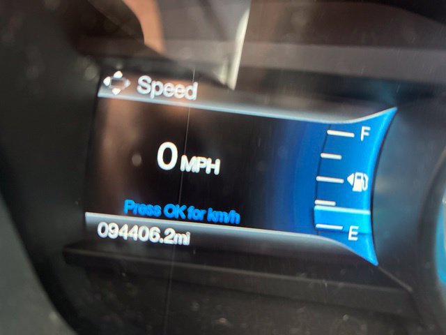 Used 2018 Ford Fusion SE w/ Fusion SE Technology Package FWD image 9