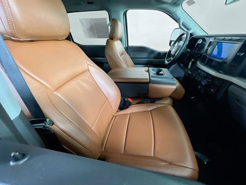 Used 2023 Ford F250 XLT w/ Snow Plow Prep Package image 25