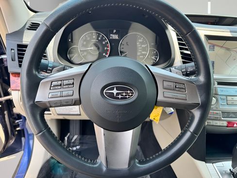 Used 2011 Subaru Outback 2.5i Limited AWD/4WD image 12