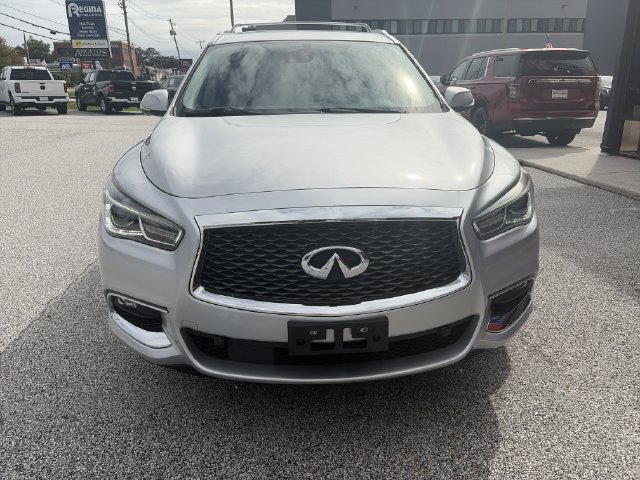 Used 2017 INFINITI QX60 FWD w/ Deluxe Technology Package image 2