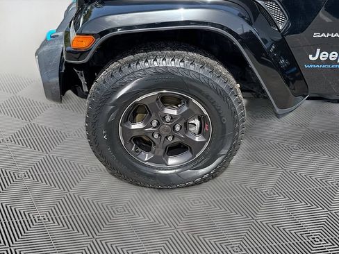 Used 2023 Jeep Wrangler Unlimited Sahara w/ Cold Weather Group AWD/4WD image 35