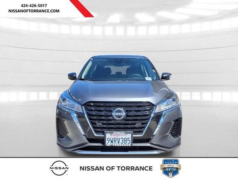 Used 2025 Nissan Kicks Play S FWD image 2