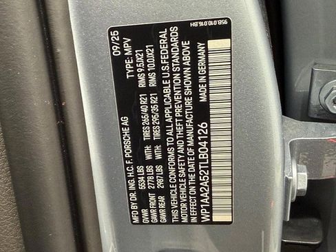 New 2026 Porsche Macan image 26