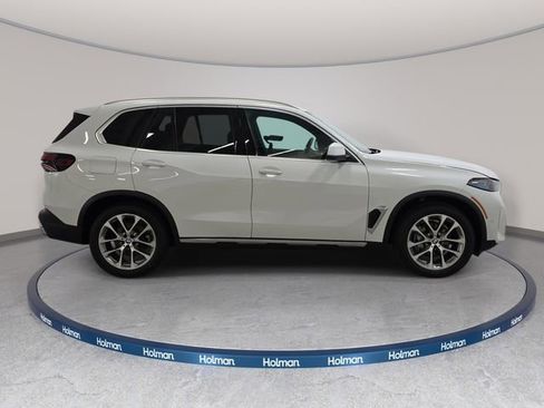 Certified 2025 BMW X5 xDrive40i w/ Premium Package AWD/4WD image 4