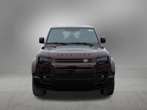 Used 2024 Land Rover Defender 130 X-Dynamic SE image 9