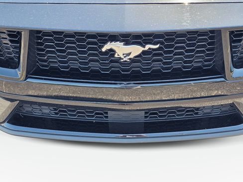 Used 2024 Ford Mustang GT RWD image 3