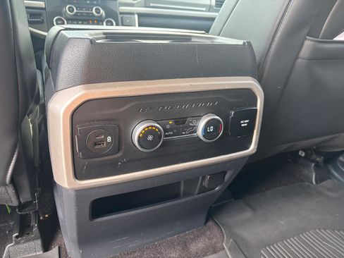 Used 2022 Ford Expedition Max XLT image 17