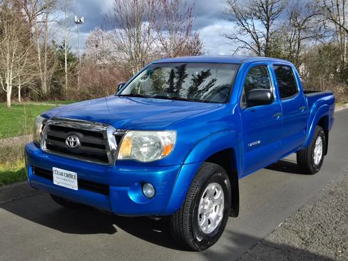 Used 2010 Toyota Tacoma V6 4x4 4dr Double Cab 5.0 ft S image 4