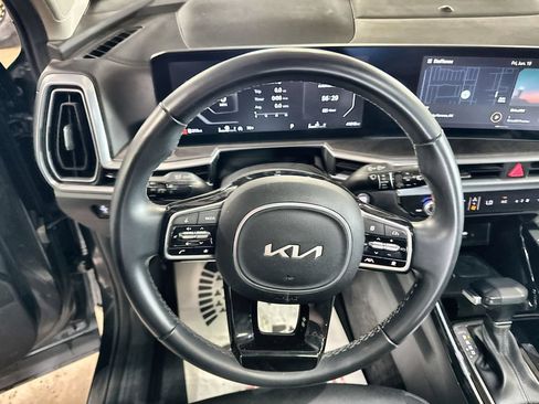 Used 2024 Kia Sorento SX AWD/4WD image 17