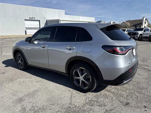 Used 2024 Honda HR-V EX-L image 2