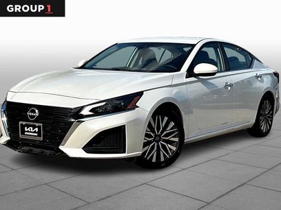 Used 2023 Nissan Altima 2.5 SV