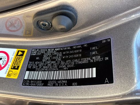 Used 2018 Toyota Highlander XLE AWD/4WD image 32