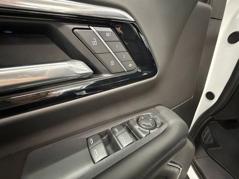 Used 2025 Chevrolet Tahoe LT image 24