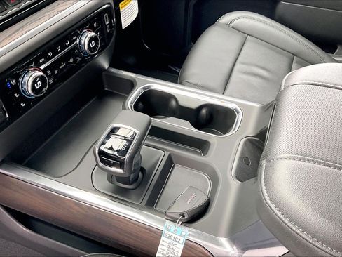 New 2026 GMC Sierra 1500 SLT w/ SLT Premium Package image 8