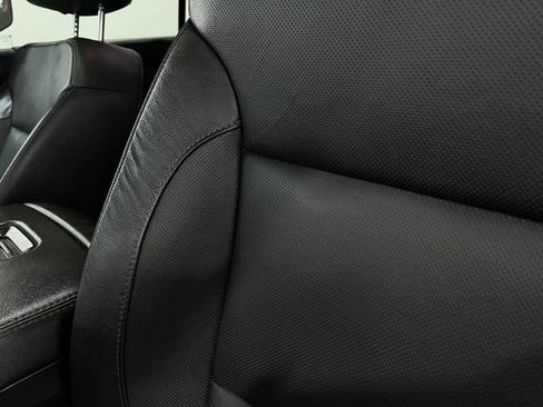 Used 2020 Chevrolet Suburban Premier image 20