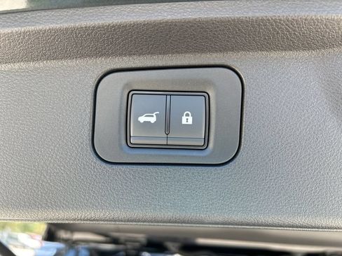 Certified 2025 Nissan Armada PRO-4X AWD/4WD image 35