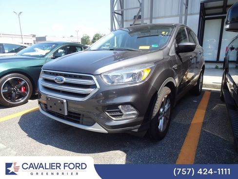 Used 2017 Ford Escape SE FWD image 3